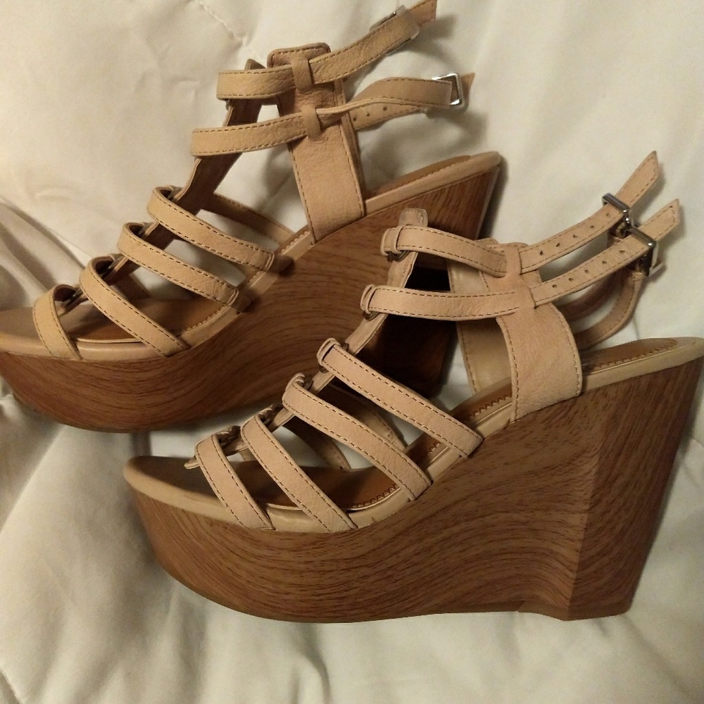 Gianni Bini Wedge sandals